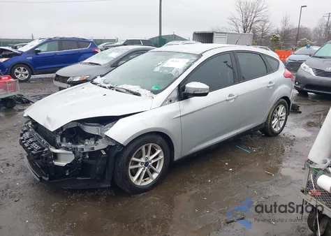 2015 Ford Focus Se z USA, uszkodzony, nr VIN 1FADP3K24FL354680